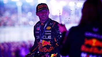 卡塔尔 5 名获胜者和 5 名失败者