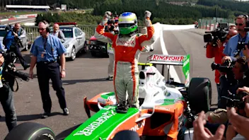 8 次赛季内发展使车队排名跃升