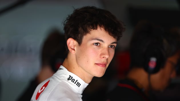 F2 明星奥利·贝尔曼 (Ollie Bearman) 于 2025 年与 Haas 一起晋升至 F1