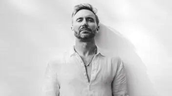 大卫·库塔 (David Guetta) 领衔 2026 年英国大奖赛揭幕战