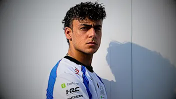 “我已经习惯了被扔进深渊”——林德布拉德