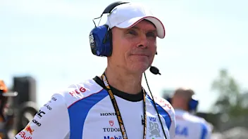 艾伦·佩尔曼 (Alan Permane) 谈公牛队 2026 年劳森/林布拉德阵容