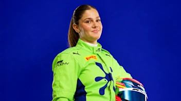 佐伊·弗洛雷斯库 (Zoe Florescu) 宣布成为 F1 赞德沃特学院外卡