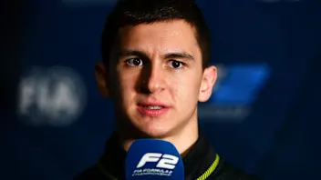 歌德罚球后福纳罗利继承F2杆位