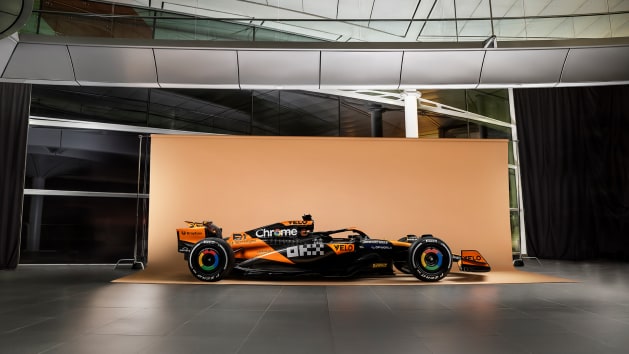 第一眼：迈凯伦在银石赛道试车前展示新款 F1 赛车