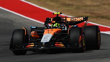 诺里斯在奥斯汀 FP1 中领先霍肯伯格