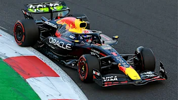 墨西哥站 FP2 比赛中，维斯塔潘领先勒克莱尔