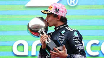 连续两次获得首场胜利的 F1 车手