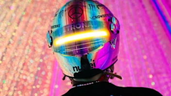 特别版F1头盔的演变