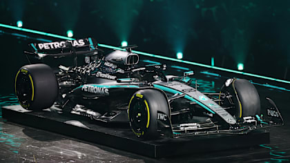 画廊：请参阅梅赛德斯在F1 75 Live展示设计时的新涂装