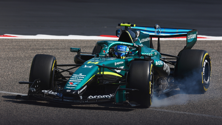 观看第二次巴林测试第一天的动作