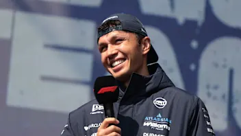 阿尔本如何谱写东南亚 F1 故事的最新篇章