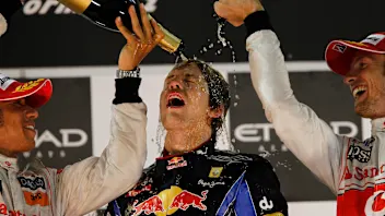 2007 年和 2010 年 F1 冠军争夺者的结局如何