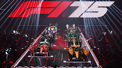 在照片中：壮观的F1 75 Live Outingings之后，每2025 F1汽车制服