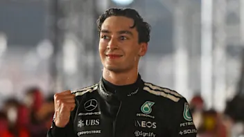 罗素（Russell）以“惊人的”新加坡胜利感到兴奋