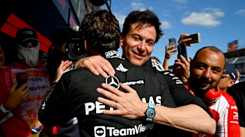 沃尔夫：梅赛德斯与法拉利“有一场激烈的战斗”