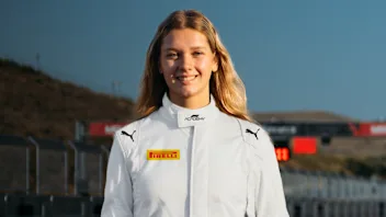 PUMA 选择雷切尔·罗伯逊 (Rachel Robertson) 参加 2026 年 F1 学院赛季