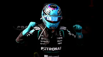 拉塞尔从安东内利手中赢得了激动人心的澳大利亚大奖赛