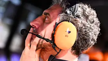 Stella 对迈凯伦在中国的双 DNS 服务“令人失望”做出反应