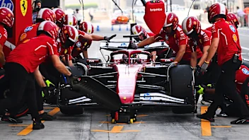 阿布扎比冠军争夺战的战术选择是什么？