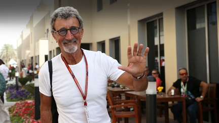 观看：记住传奇F1团队老板Eddie Jordan的生活和职业