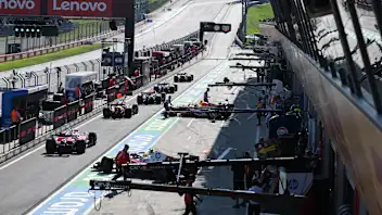 为什么 F1 车队的运营水平达到了前所未有的水平