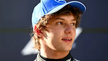 沃尔夫在创造历史杆位后称赞“成熟”的安东内利