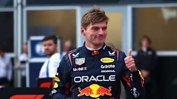 Verstappen在事件包装后反思Baku杆圈